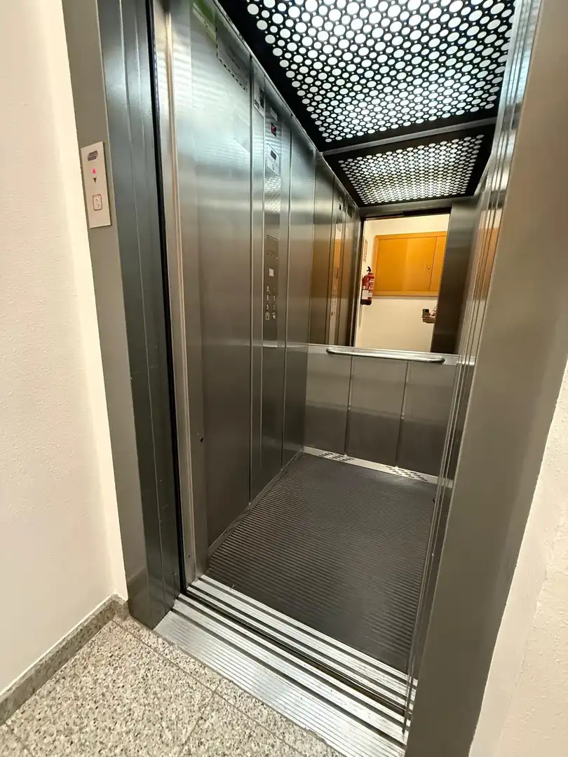 Maisonette zum Verkauf in L'Hospitalet de Llobregat mit Klimaanlage, Heizung und Parkett