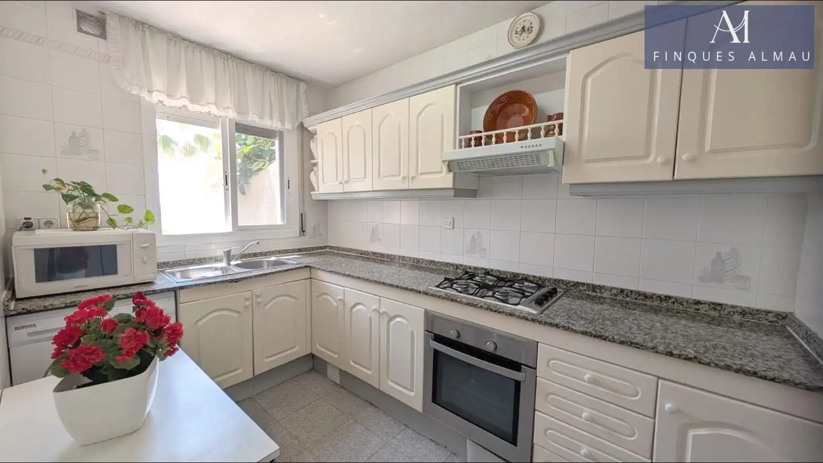Kitchen of Detached homes for sale in Vilanova i la Geltrú  with Air Conditioner, Heating and Private garden