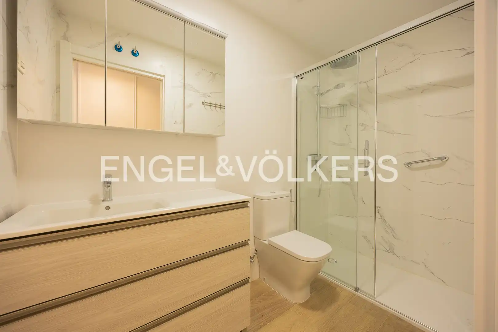 Bathroom of Flat for sale in Abando - Albia