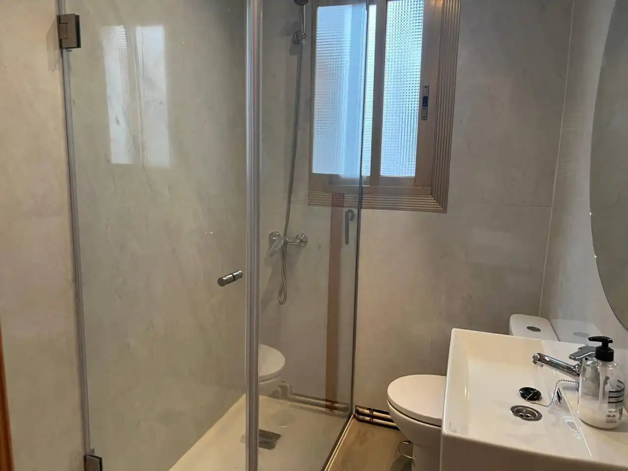 Bathroom of Flat for rent in Toledo  with Heating and Furnished