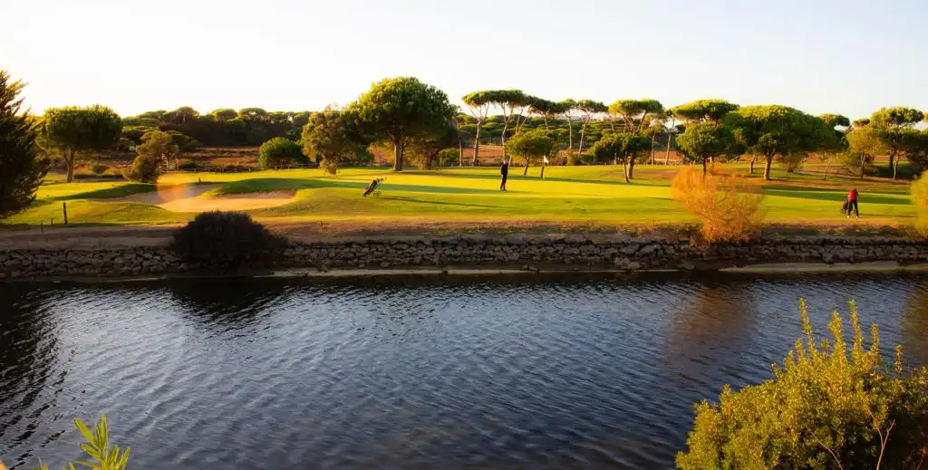 Vista exterior de Casa o xalet de lloguer en El Rompido amb Aire condicionat, Calefacció i Jardí privat
