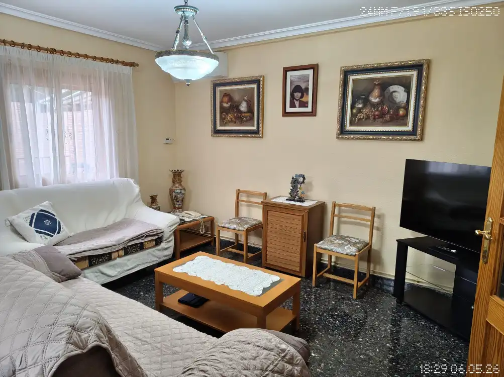 Sala de estar de Casa o chalet en venta en Chiva con Aire acondicionado, Jardín privado y Terraza