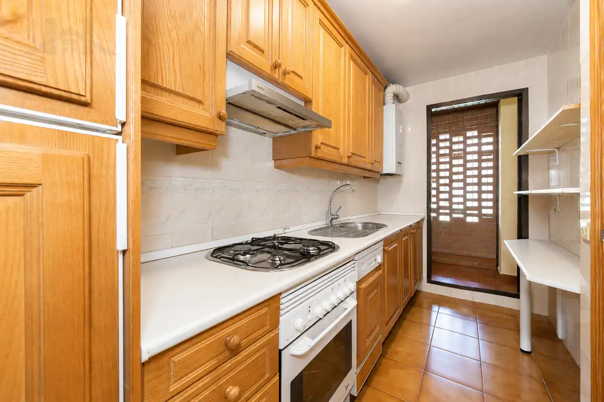 Cocina de Dúplex en venta en Manzanares El Real con Calefacción, Amueblado y Piscina comunitaria