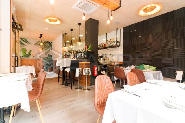 Local comercial en Venta en Calle Bahía de Palma en Corralejos - Campo de las Naciones