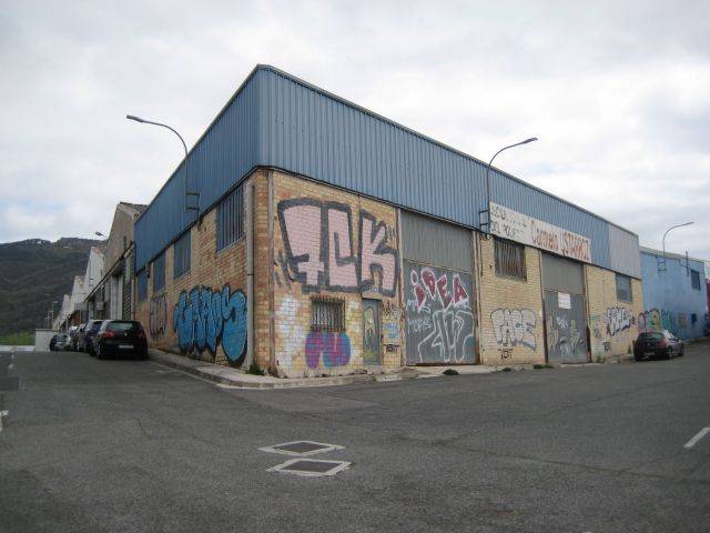 Local comercial en Venta en Calle Vistabella, 19 en Aizoáin