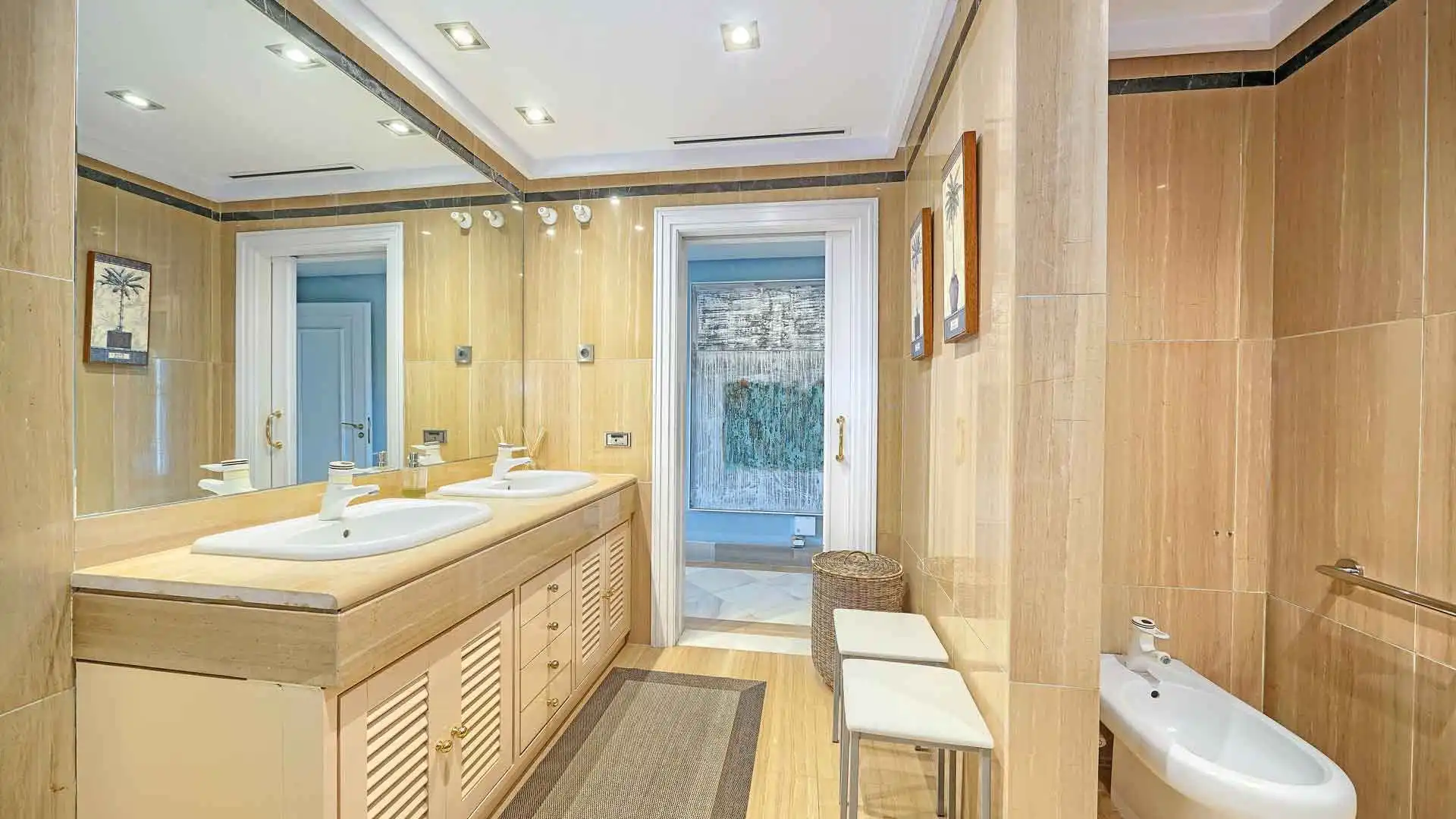 Bany de Apartament en venda en Marbella amb Aire condicionat, Terrassa i Piscina