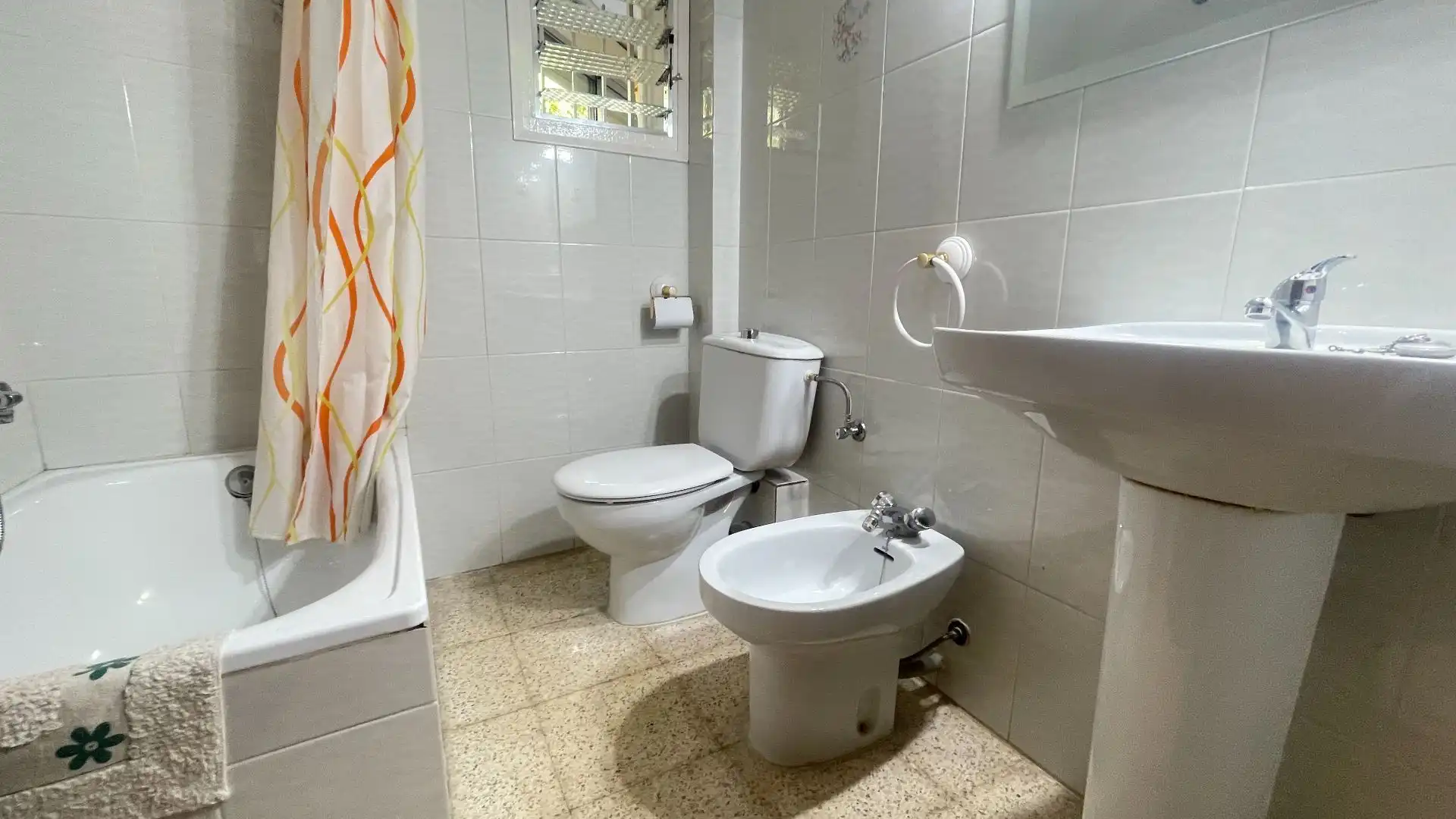 Bathroom of Flat for sale in Terrassa  with Terrace