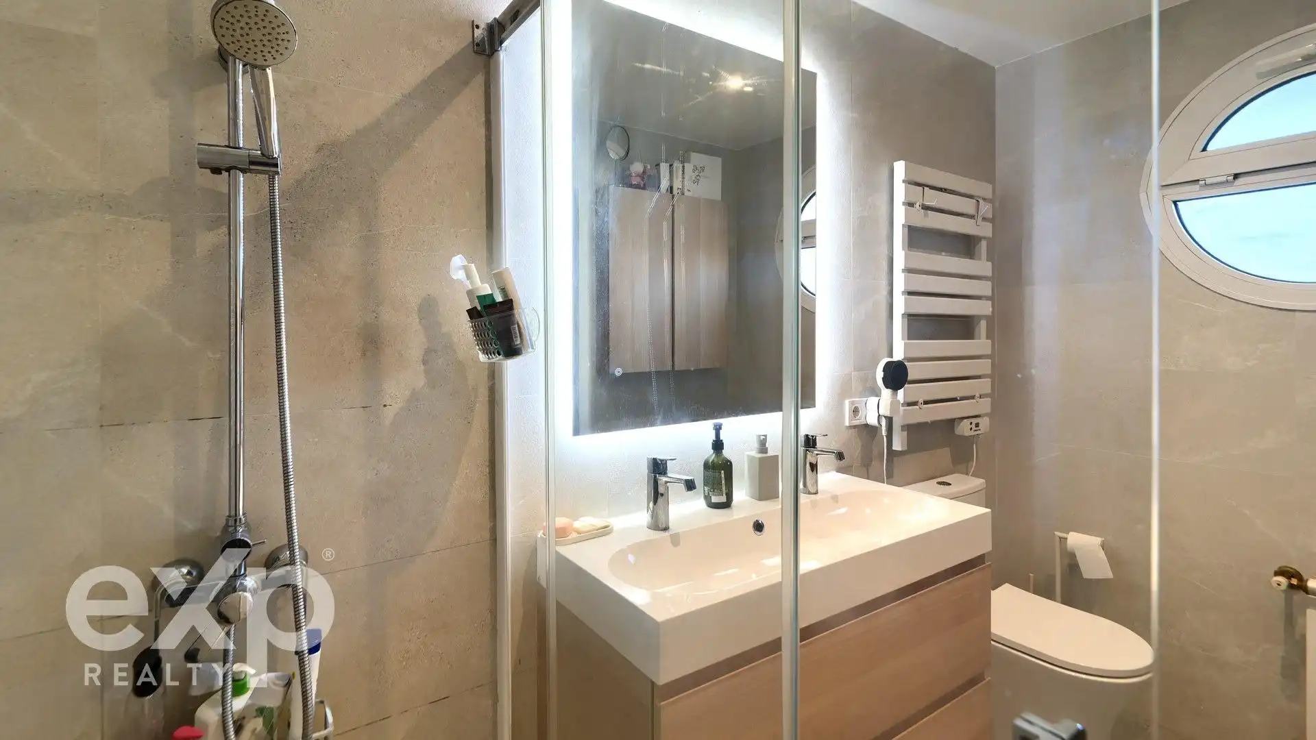 Baño de Casa o chalet en venta en Godella con Aire acondicionado, Calefacción y Jardín privado