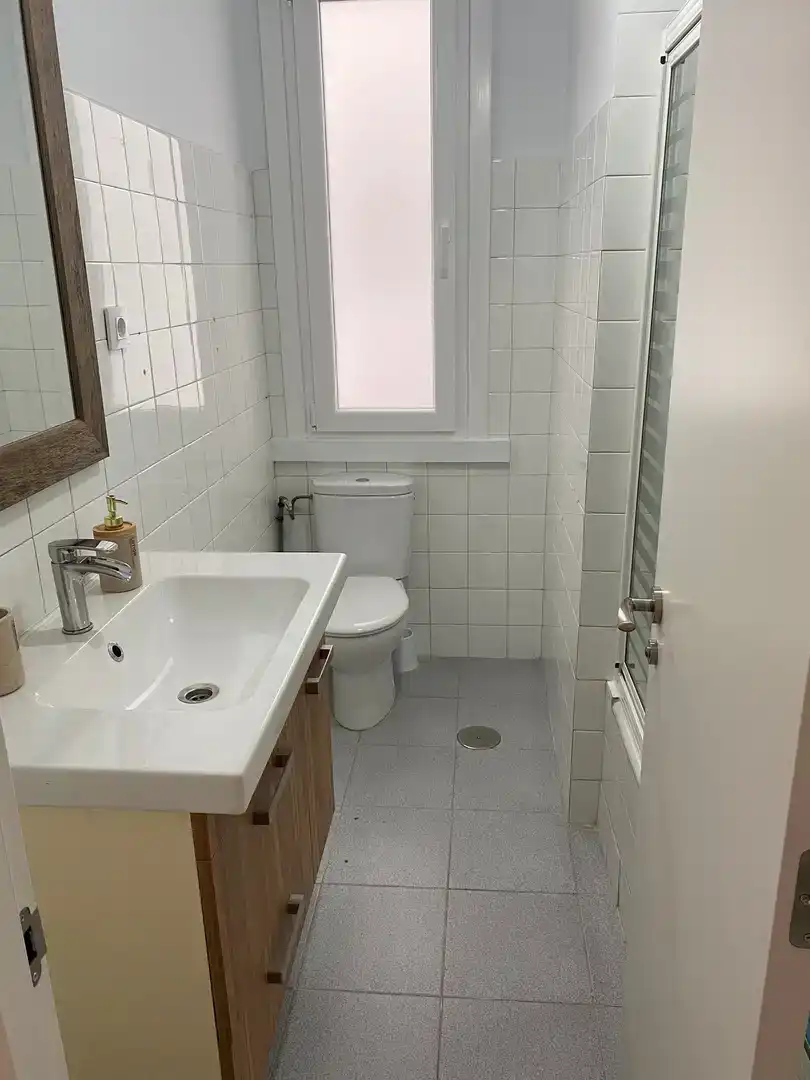 Bathroom of Flat for share in Culleredo  with Parquet flooring, Furnished and Balcony