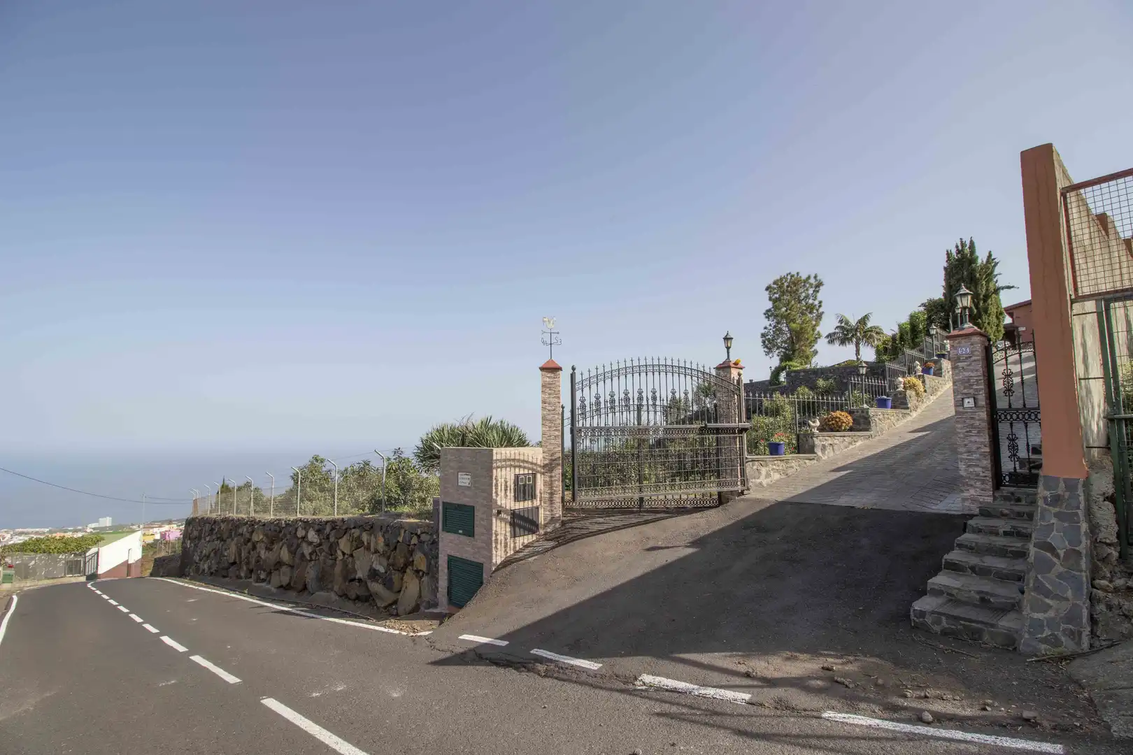 Vista exterior de Casa o chalet en venta en Los Realejos con Jardín privado, Terraza y Trastero
