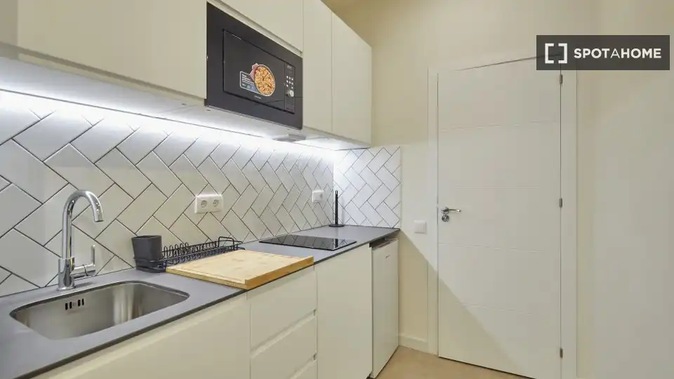Flat with terrace to rent in Ciutat Vella, imagen 8