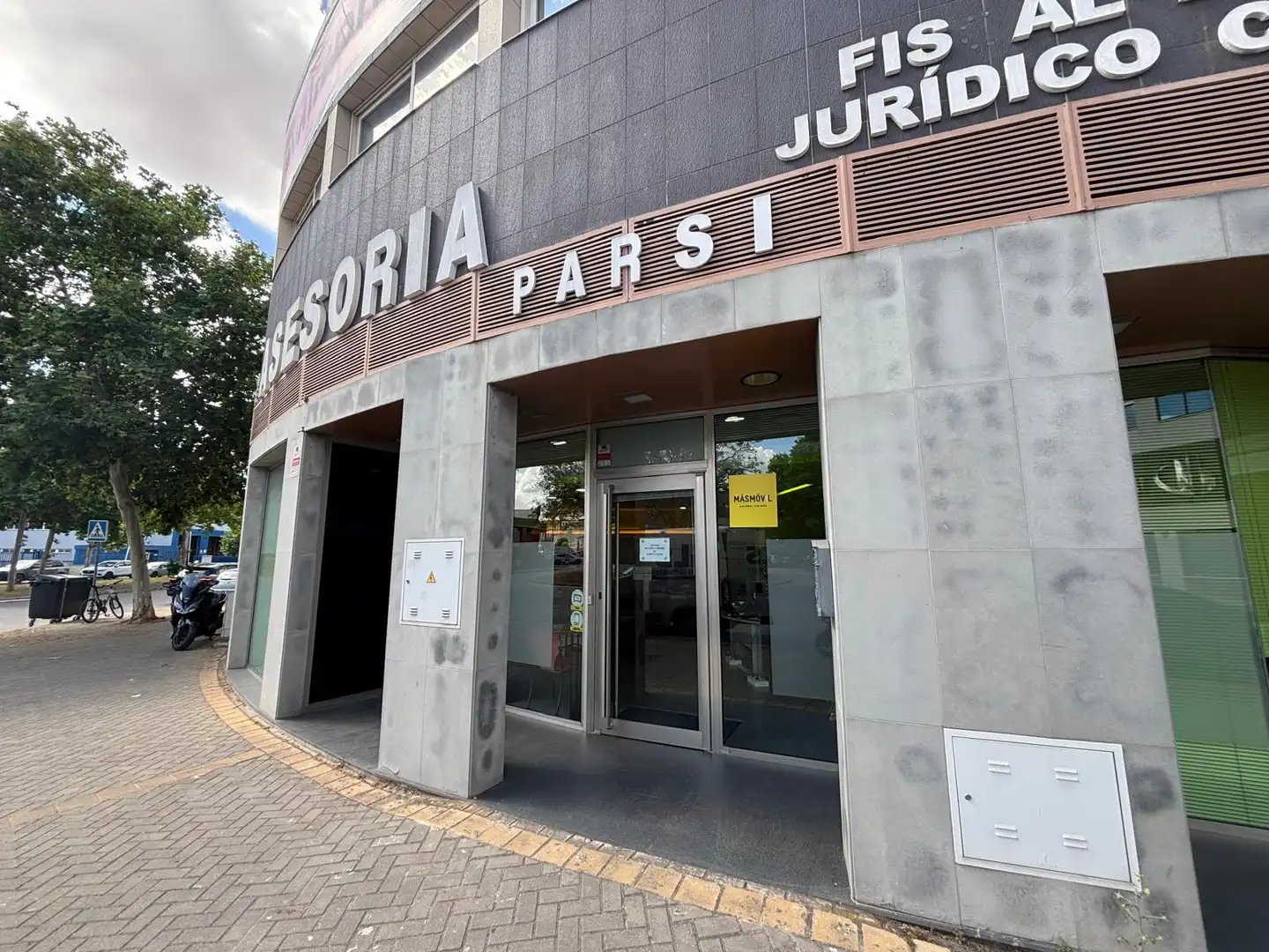 Commercial properties for sale in Sevilla  with Air Conditioner
