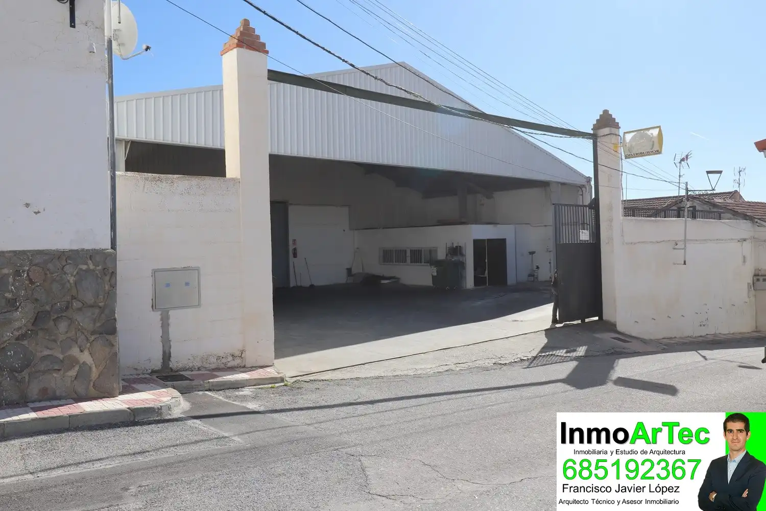 Industrial building for sale in Calle del Moral 2