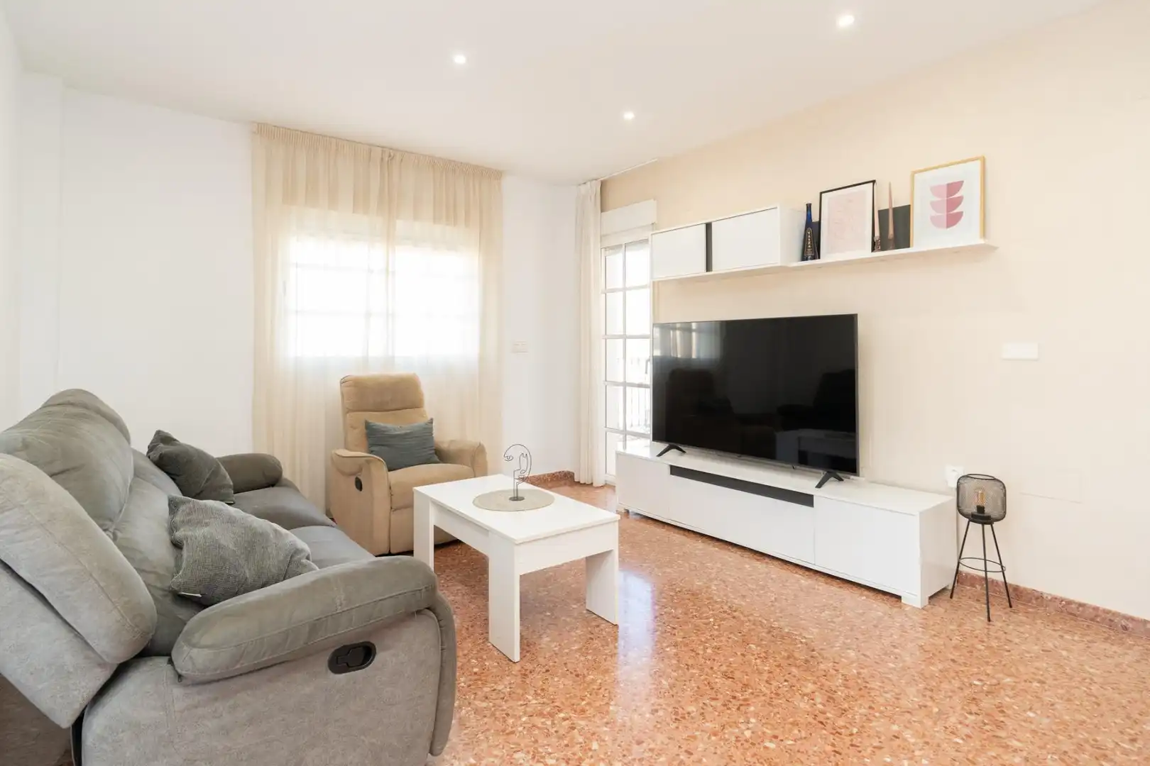 Sala d'estar de Àtic en venda en Motril amb Terrassa i Traster
