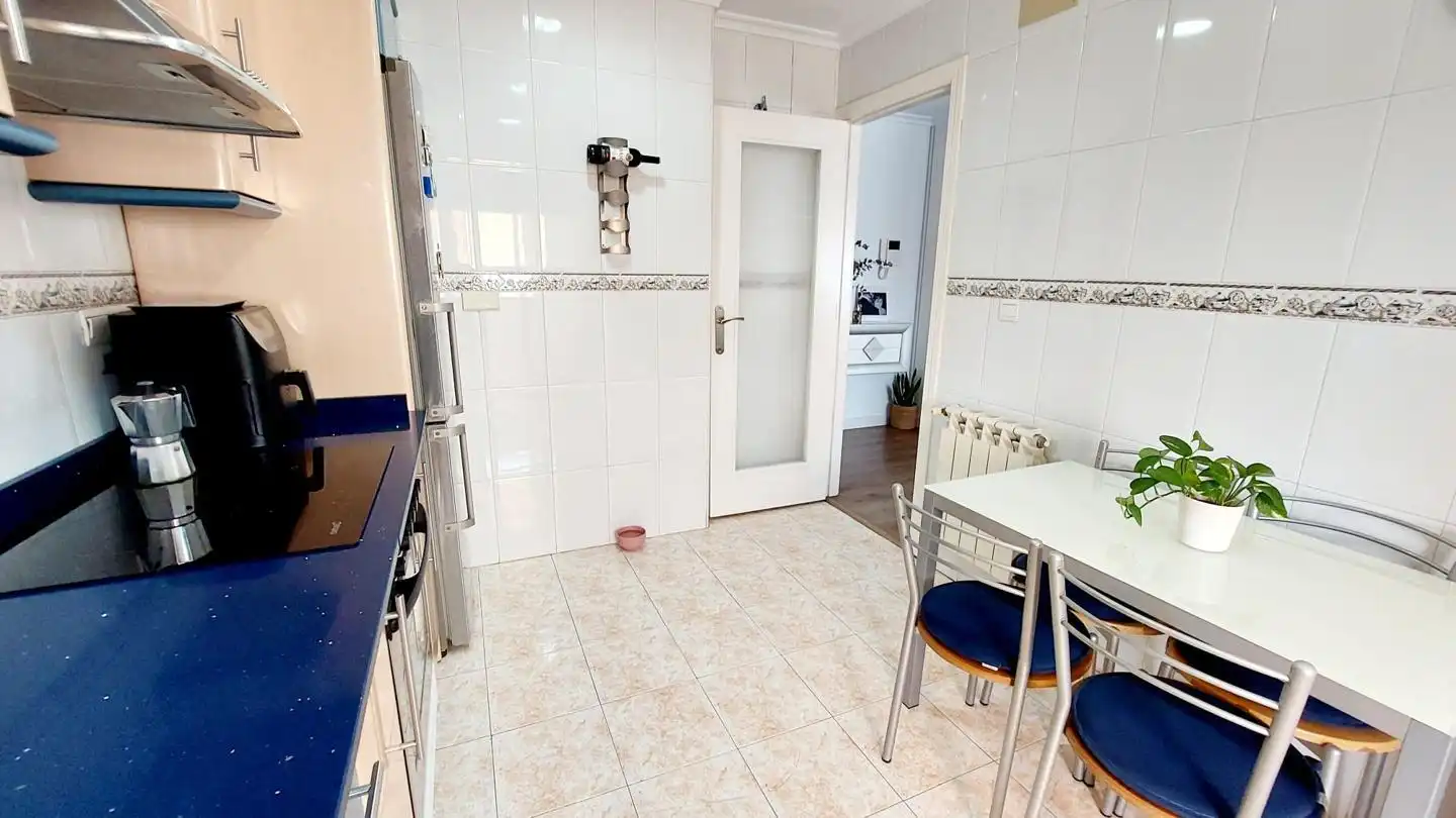 Küche von Wohnung zum Verkauf in Elche / Elx mit Klimaanlage, Balkon und Gemeinschaftspool