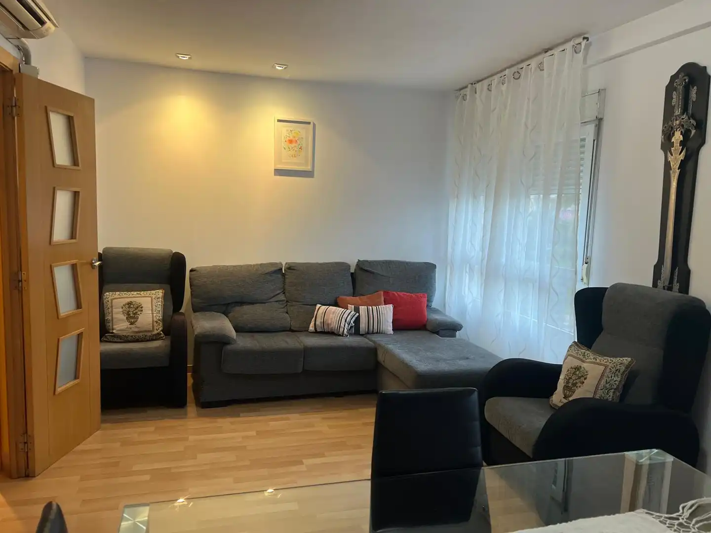 Sala d'estar de Pis en venda en Castellón de la Plana / Castelló de la Plana amb Aire condicionat, Parquet i Moblat
