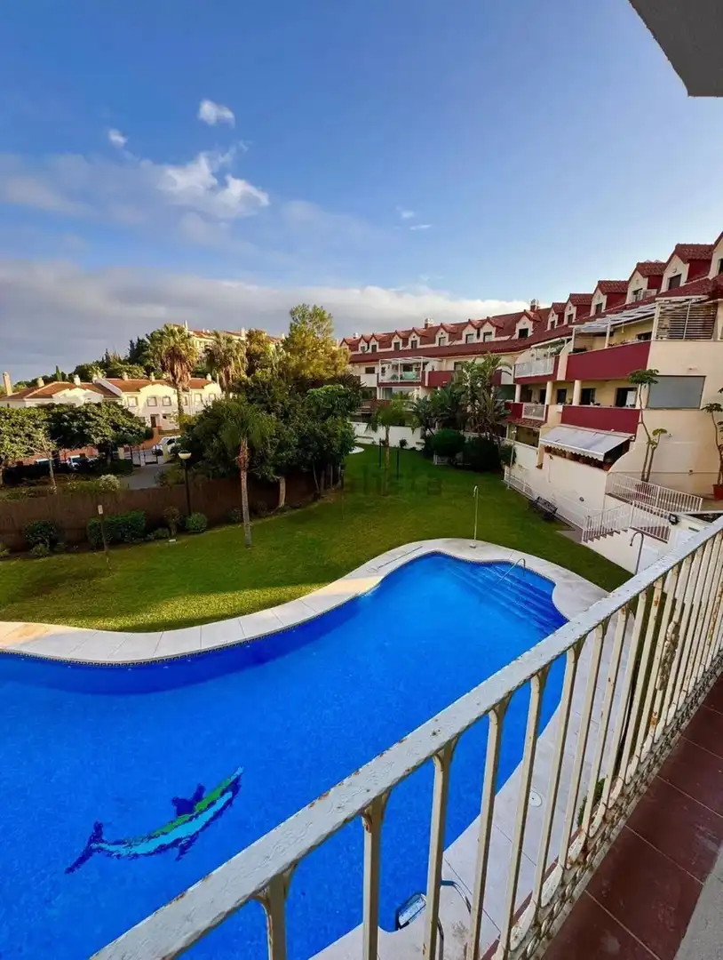 Apartament amb piscina en venda a Torrequebrada