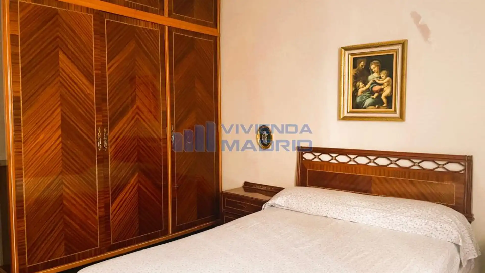 Bedroom of Flat for sale in  Madrid Capital  with Heating, Parquet flooring and Storage room