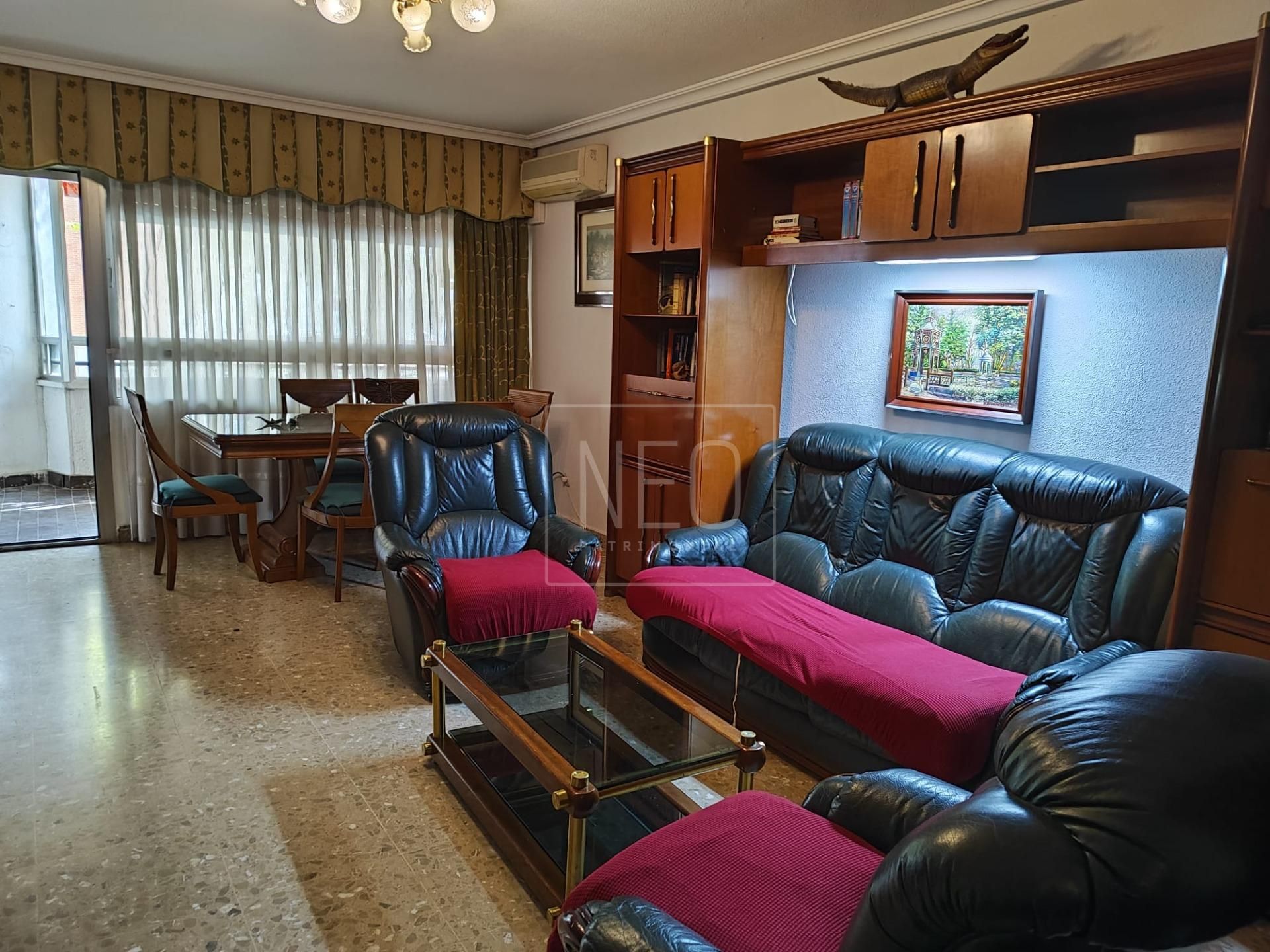 Sala de estar de Piso en venta en  Madrid Capital con Aire acondicionado, Calefacción y Jardín privado