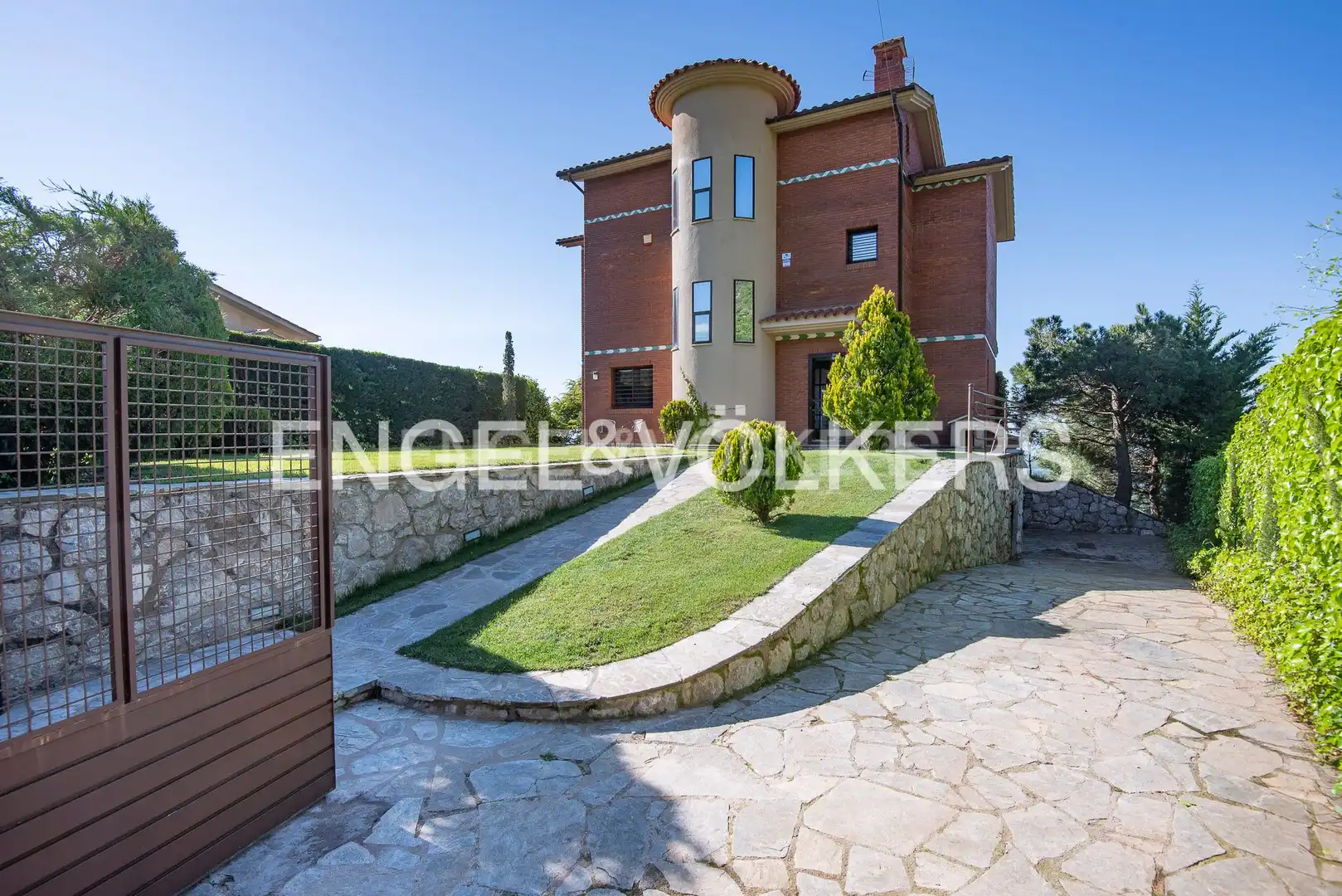 Vista exterior de Casa o chalet en venta en Berga con Calefacción, Jardín privado y Terraza