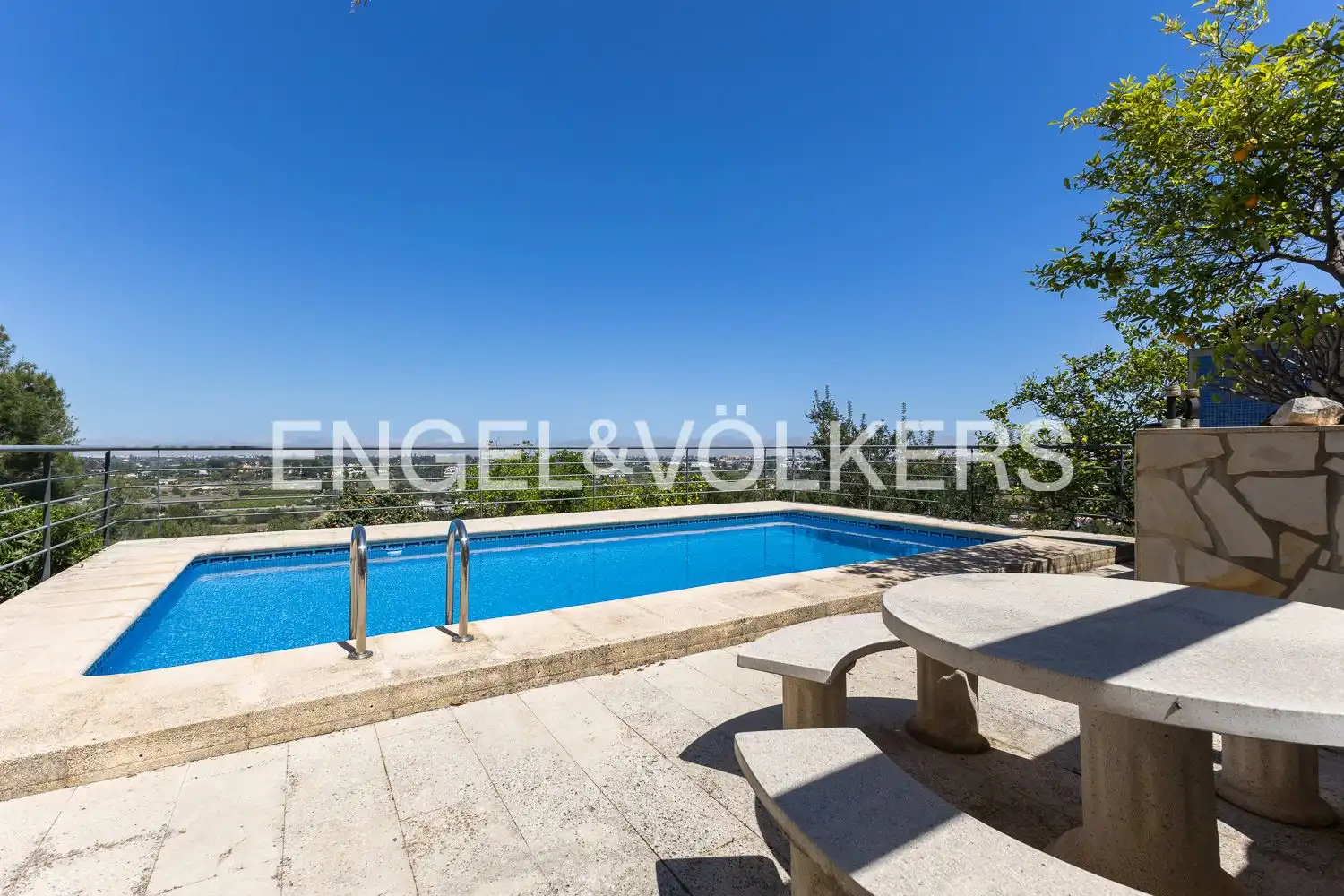 Piscina de Casa o chalet en venta en Dénia con Calefacción y Jardín privado