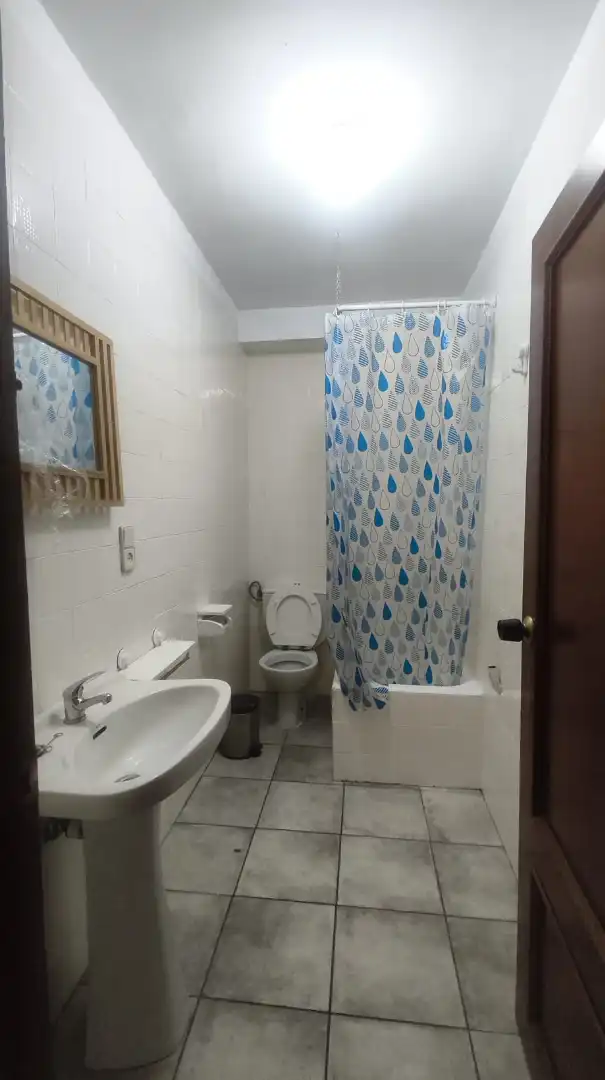 Baño de Piso de alquiler en Toledo con Aire acondicionado, Calefacción y Amueblado