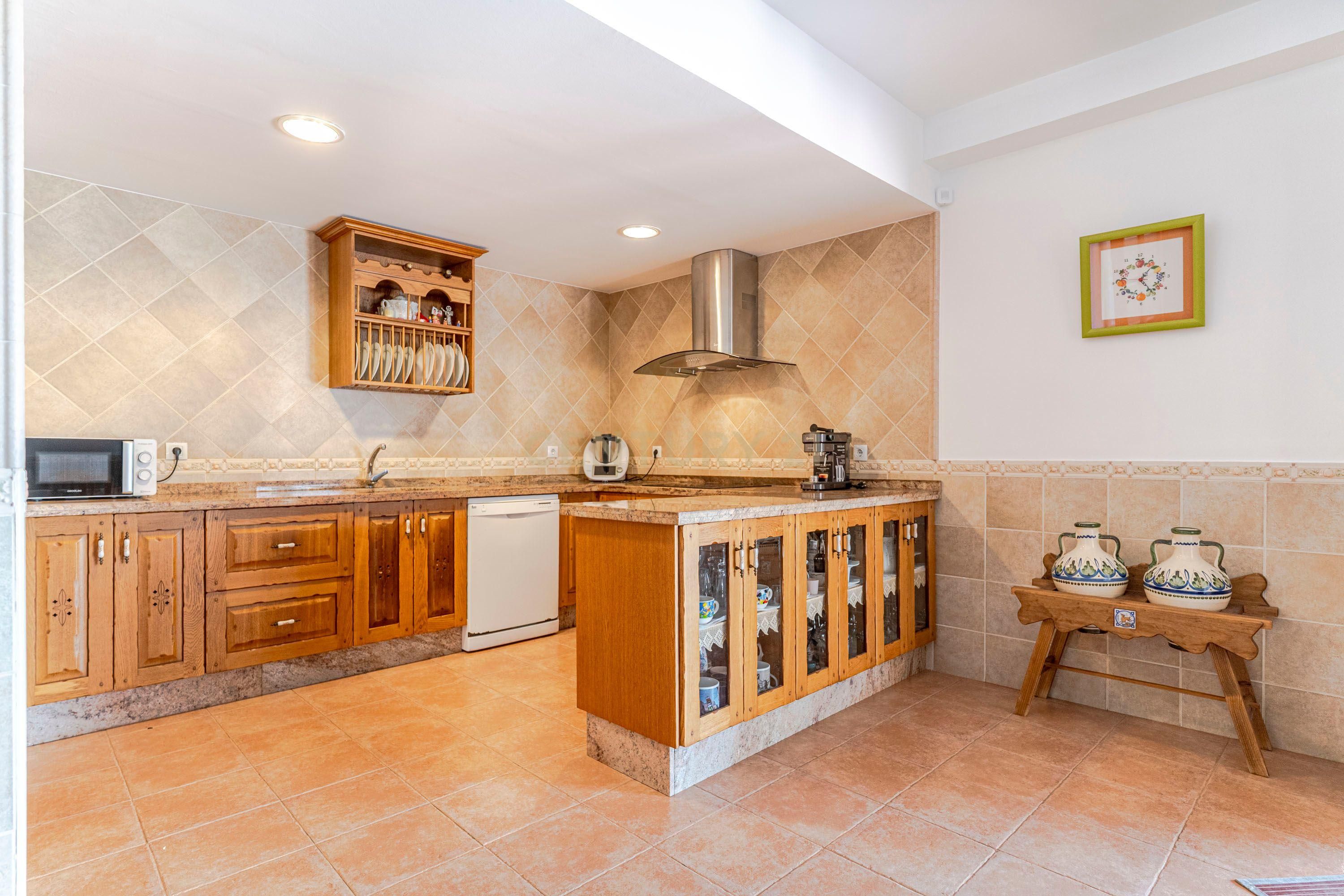 Cuina de Casa o xalet en venda en Almuñécar amb Piscina