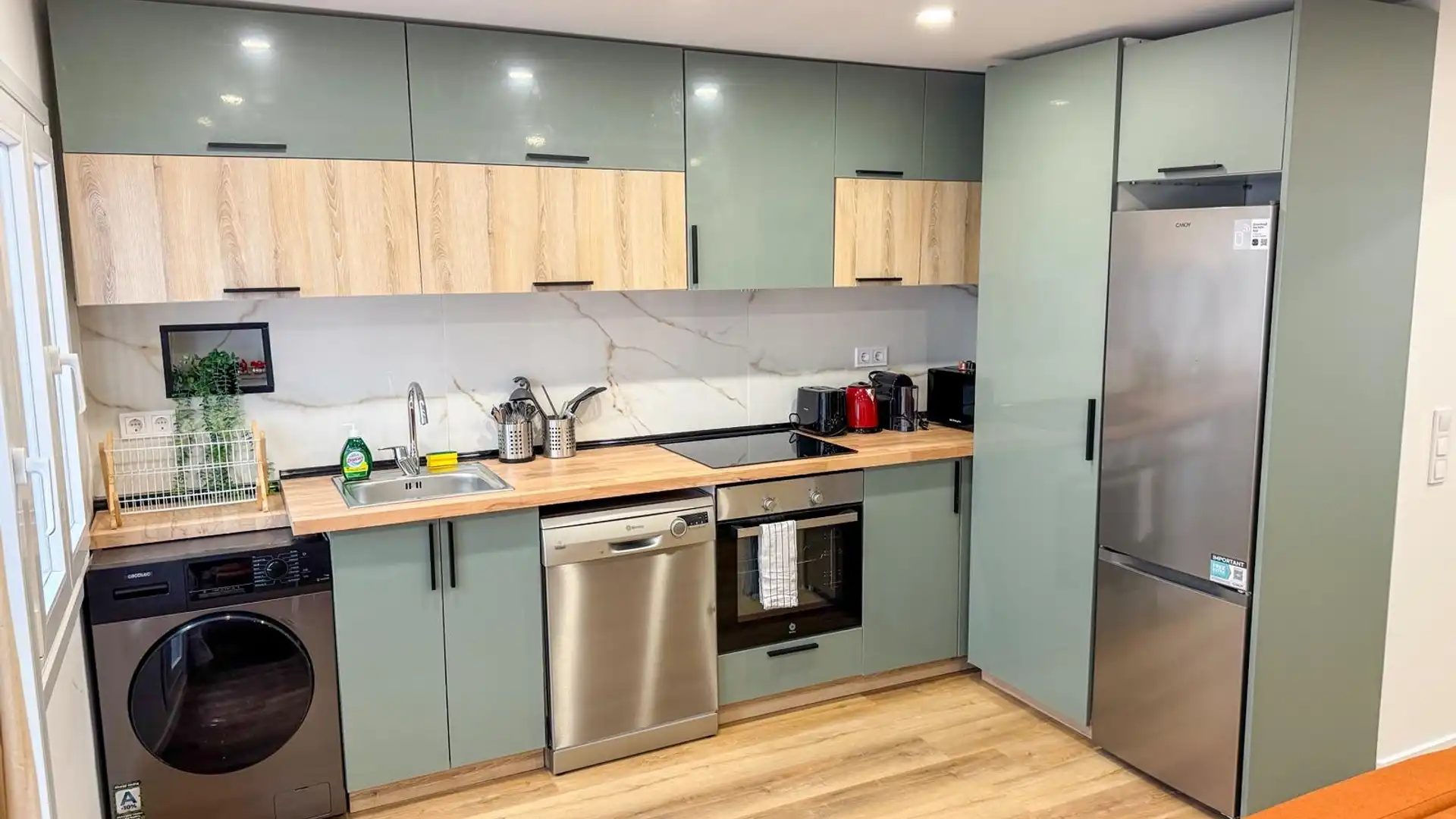 Cocina de Piso en venta en Gijón  con Calefacción, Parquet y Trastero