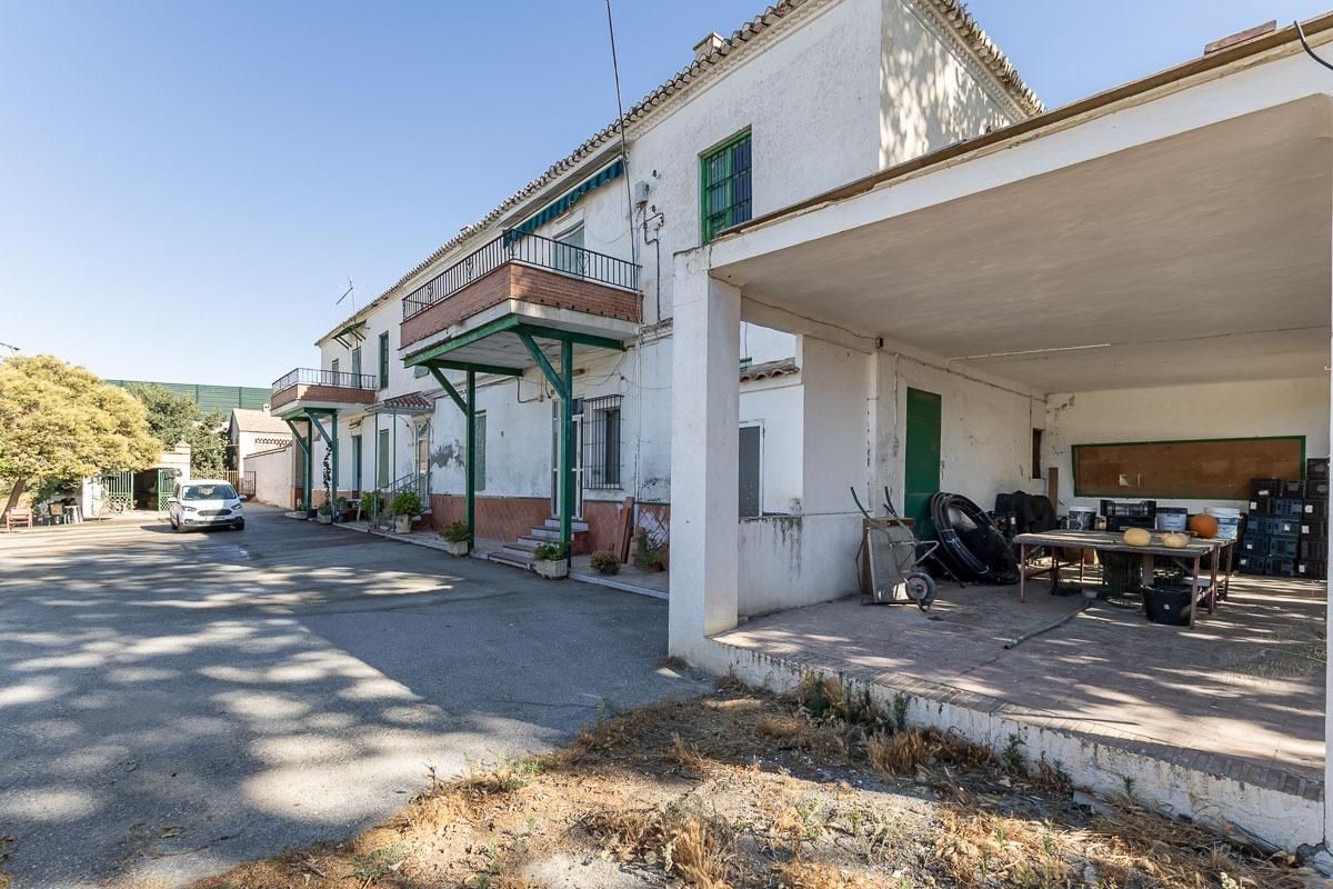 Exterior view of Country house for sale in  Granada Capital  with Swimming Pool
