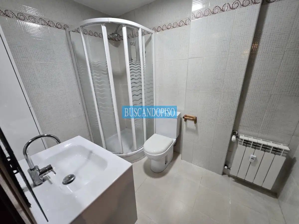 Bathroom of Flat for rent in  Logroño  with Heating, Parquet flooring and Terrace