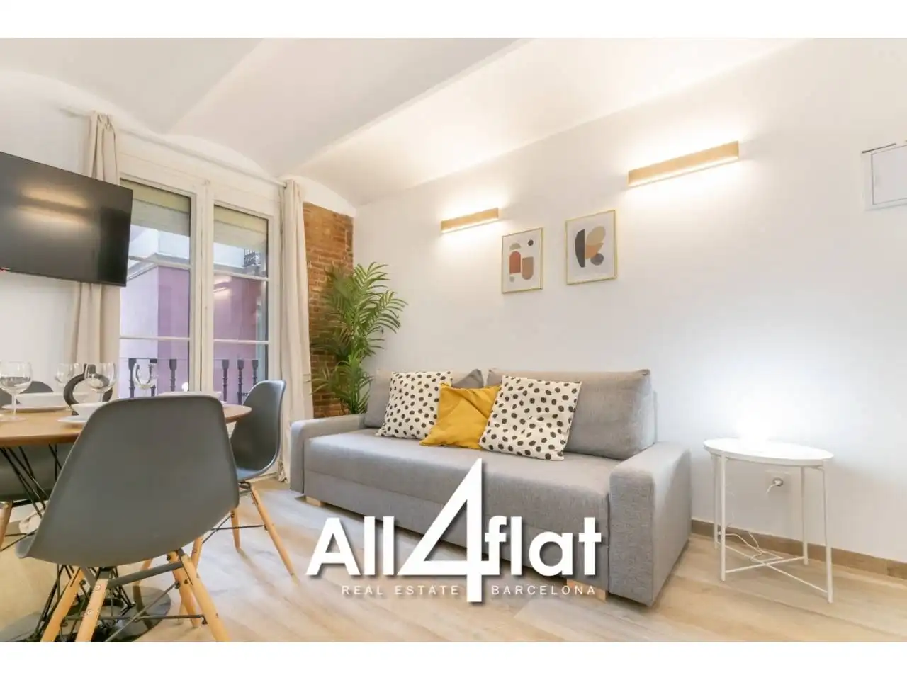 Exterior view of Flat for sale in Barcelona  with Air Conditioner, Furnished and Balcony