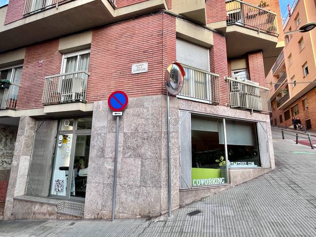 Oficina en Alquiler en Carrer dels Albigesos, 25 en La Salut