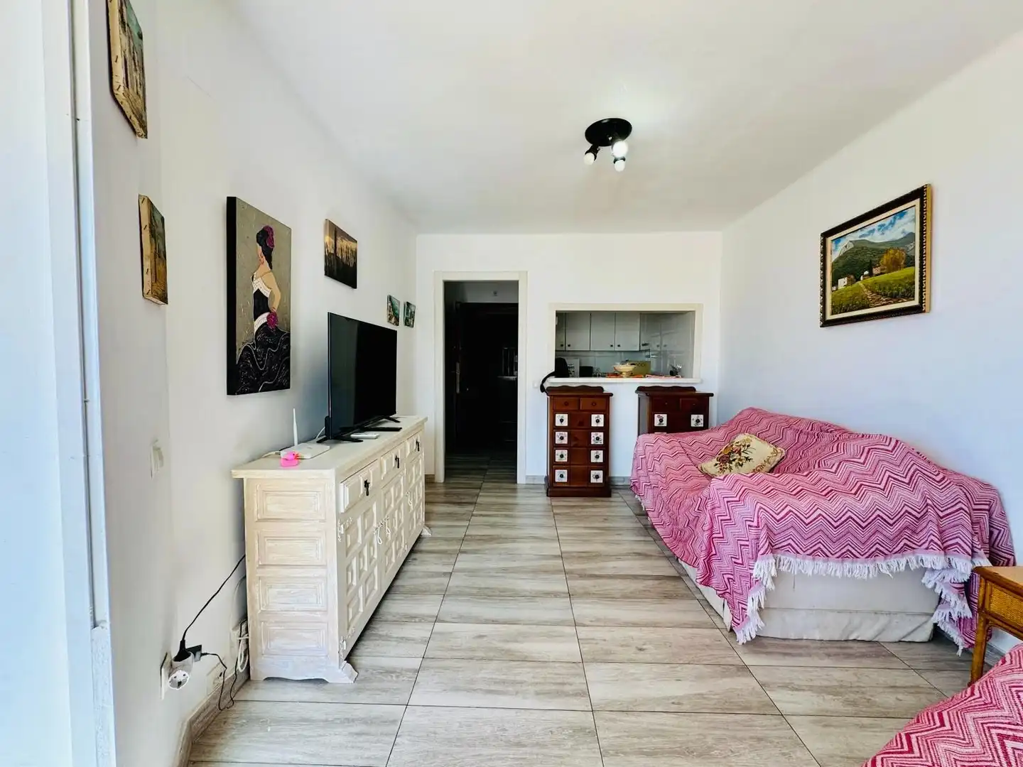 Sala d'estar de Apartament en venda en Torrox amb Aire condicionat, Calefacció i Piscina comunitària