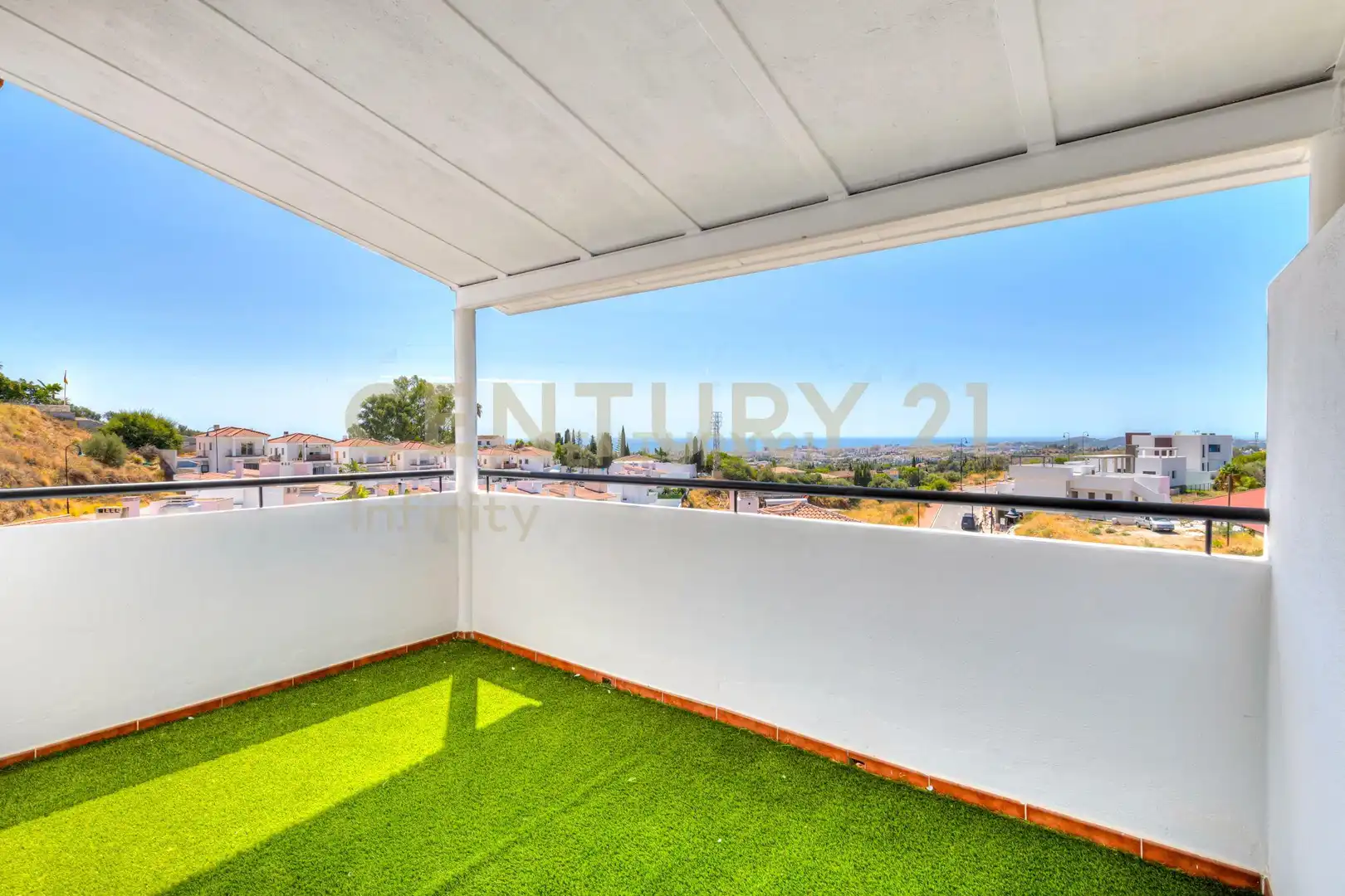 Terrassa de Casa adosada en venda en Mijas amb Aire condicionat, Jardí privat i Traster