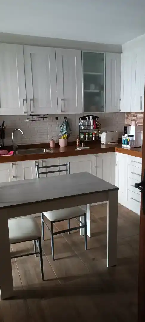 Cuina de Casa adosada per a compartir en Elche / Elx amb Aire condicionat, Jardí privat i Moblat