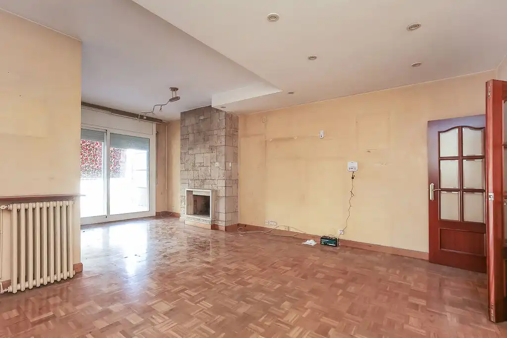 Wohnzimmer von Wohnung zum Verkauf in Barcelona mit Heizung