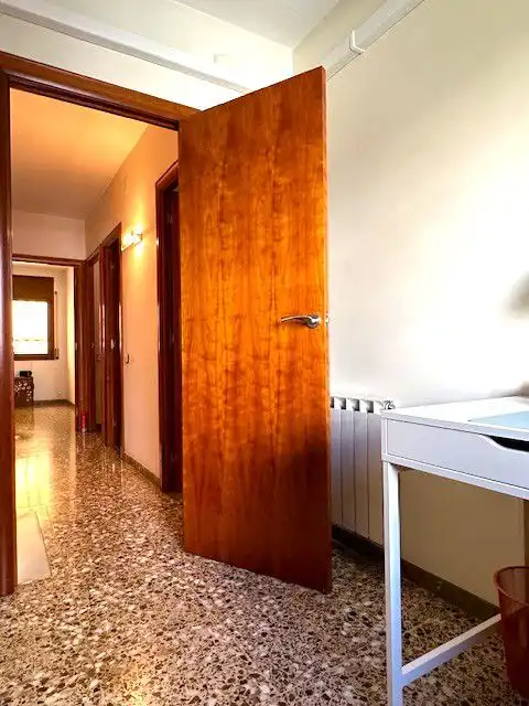 Einfamilien-Reihenhaus zum Verkauf in Sant Boi de Llobregat mit Klimaanlage, Heizung und Terrasse