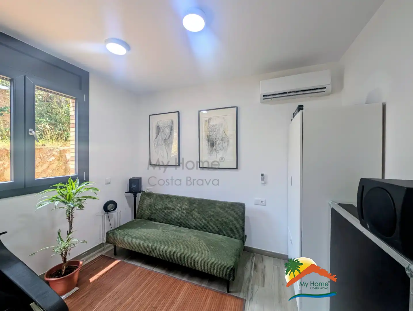 Sala d'estar de Casa o xalet en venda en Lloret de Mar amb Aire condicionat, Calefacció i Jardí privat