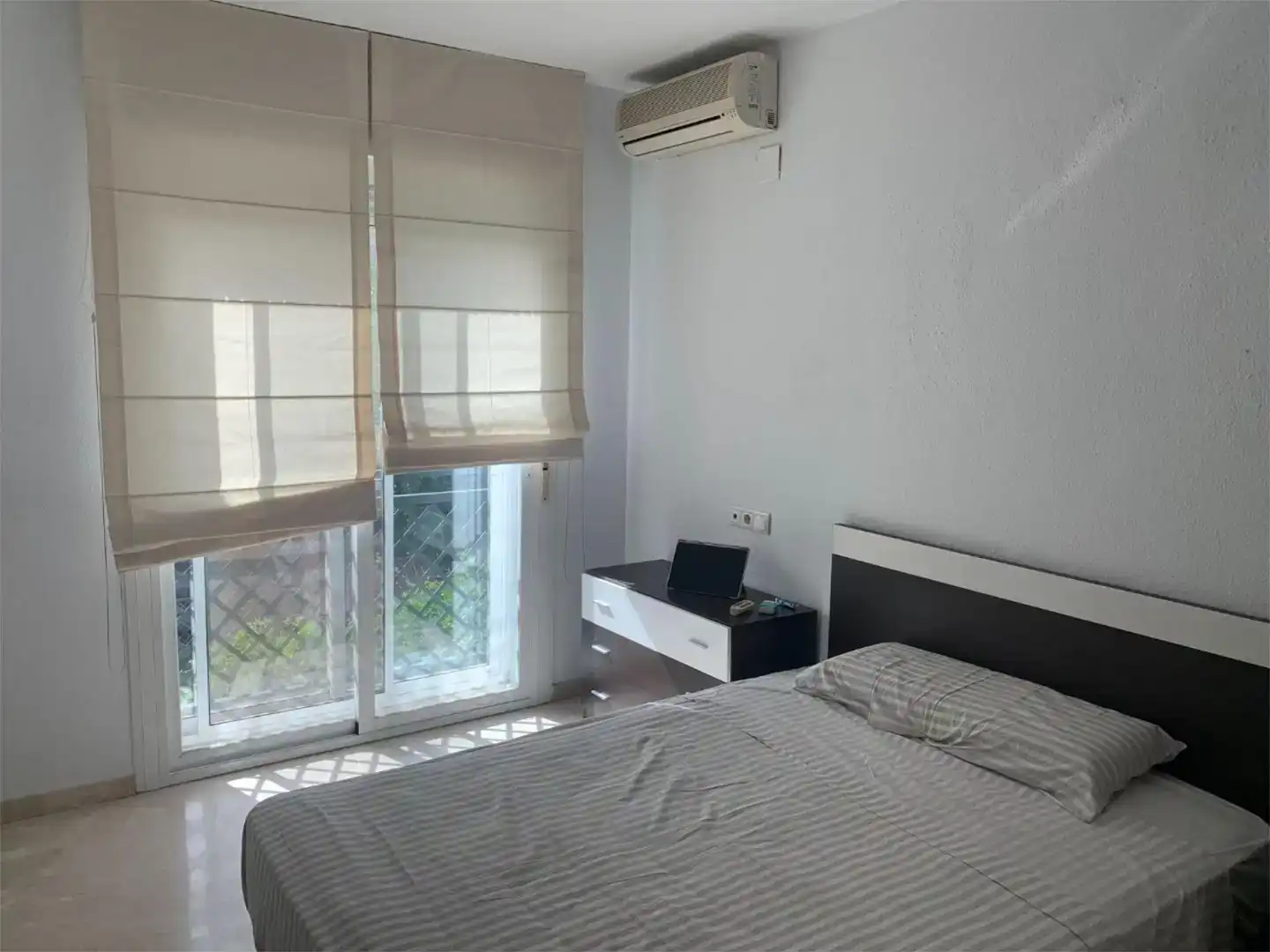 Dormitori de Casa o xalet en venda en  Granada Capital amb Aire condicionat i Piscina