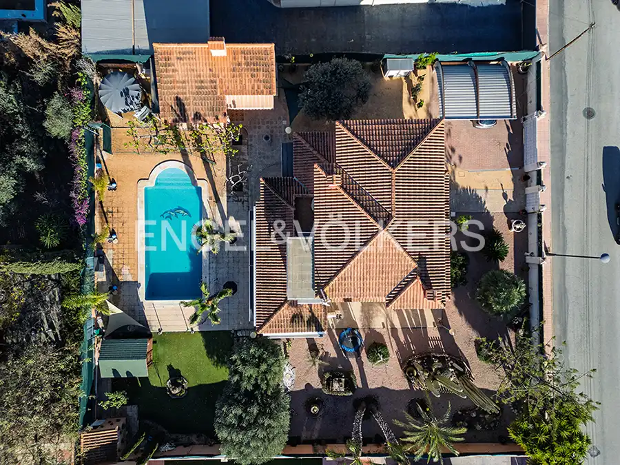 Exterior view of Houses for sale in San Vicente del Raspeig / Sant Vicent del Raspeig  with Air Conditioner, Heating and Private garden