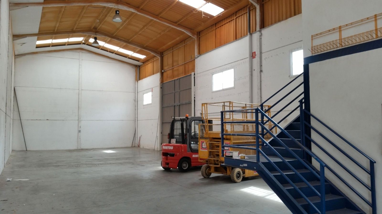 Industrial buildings for sale in  Córdoba Capital  with Alarm