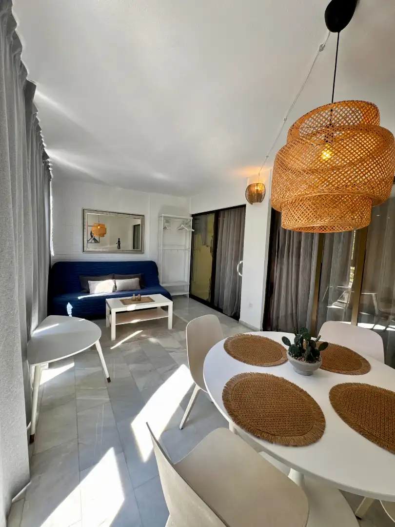 Living room of Flat for sale in Benidorm  with Air Conditioner, Terrace and Furnished