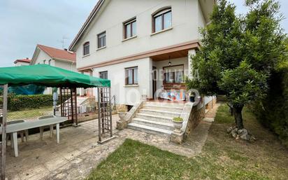 Vista exterior de Casa o xalet en venda en Anguciana amb Calefacció, Jardí privat i Parquet