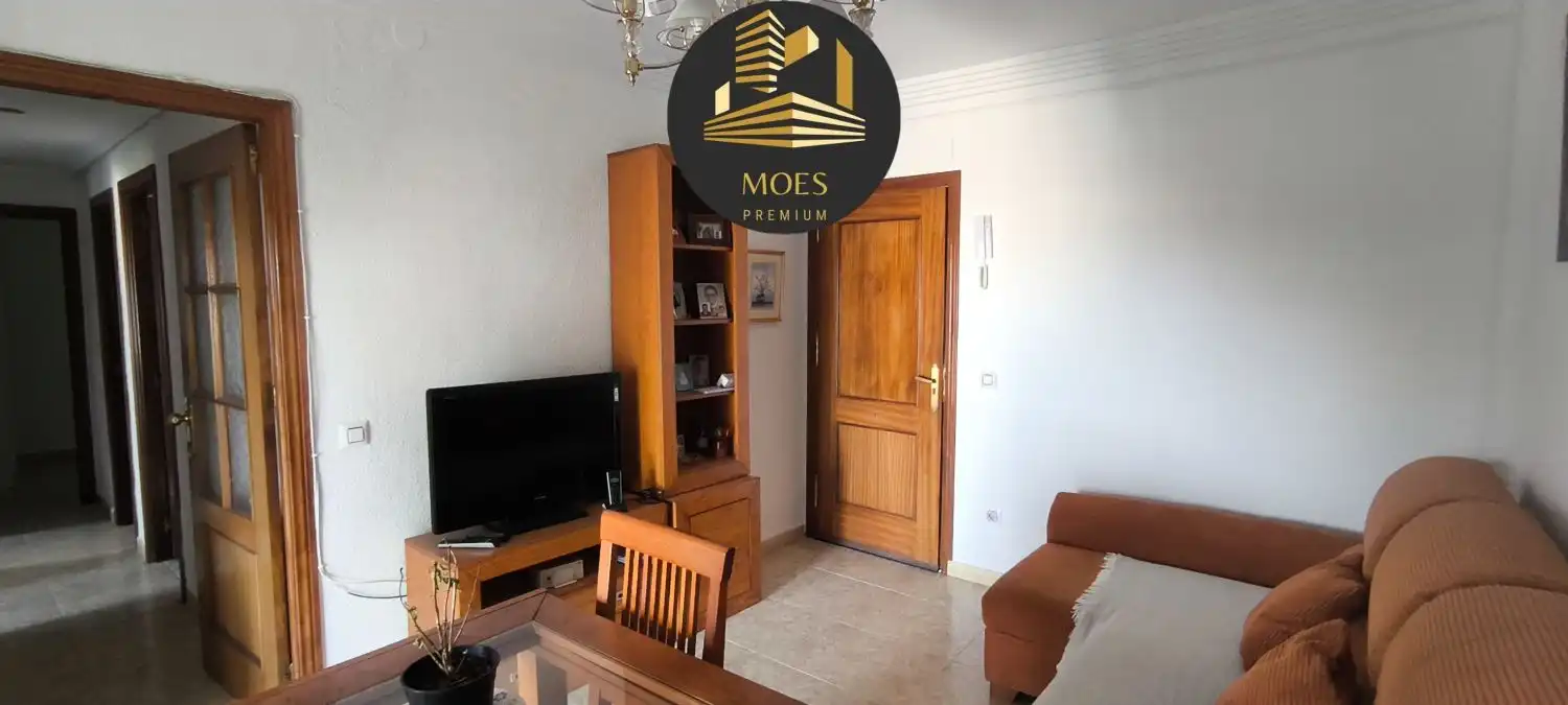 Wohnzimmer von Wohnung zum Verkauf in Linares mit Klimaanlage, Heizung und Terrasse