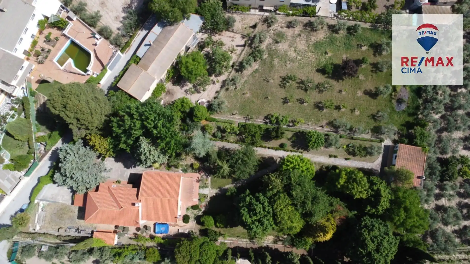 Casa o xalet en venda en Baza amb Aire condicionat, Calefacció i Jardí privat