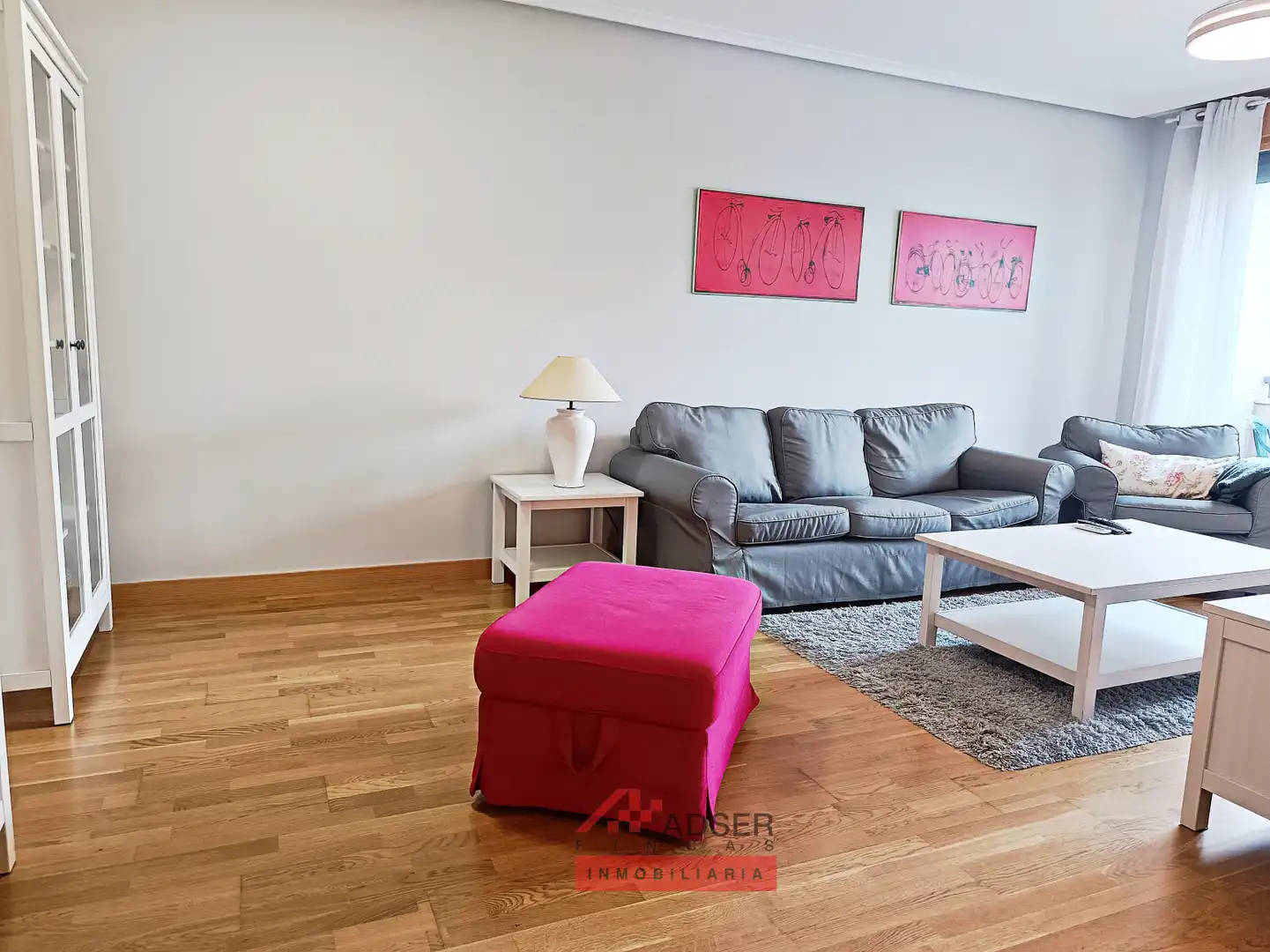 Sala d'estar de Pis en venda en Lardero amb Calefacció, Parquet i Terrassa