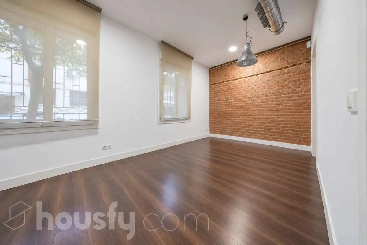 Piso con ascensor en venta en Calle de Montesa ., imagen 2