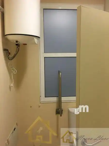 Bany de Oficina de lloguer en Lugo amb Aire condicionat