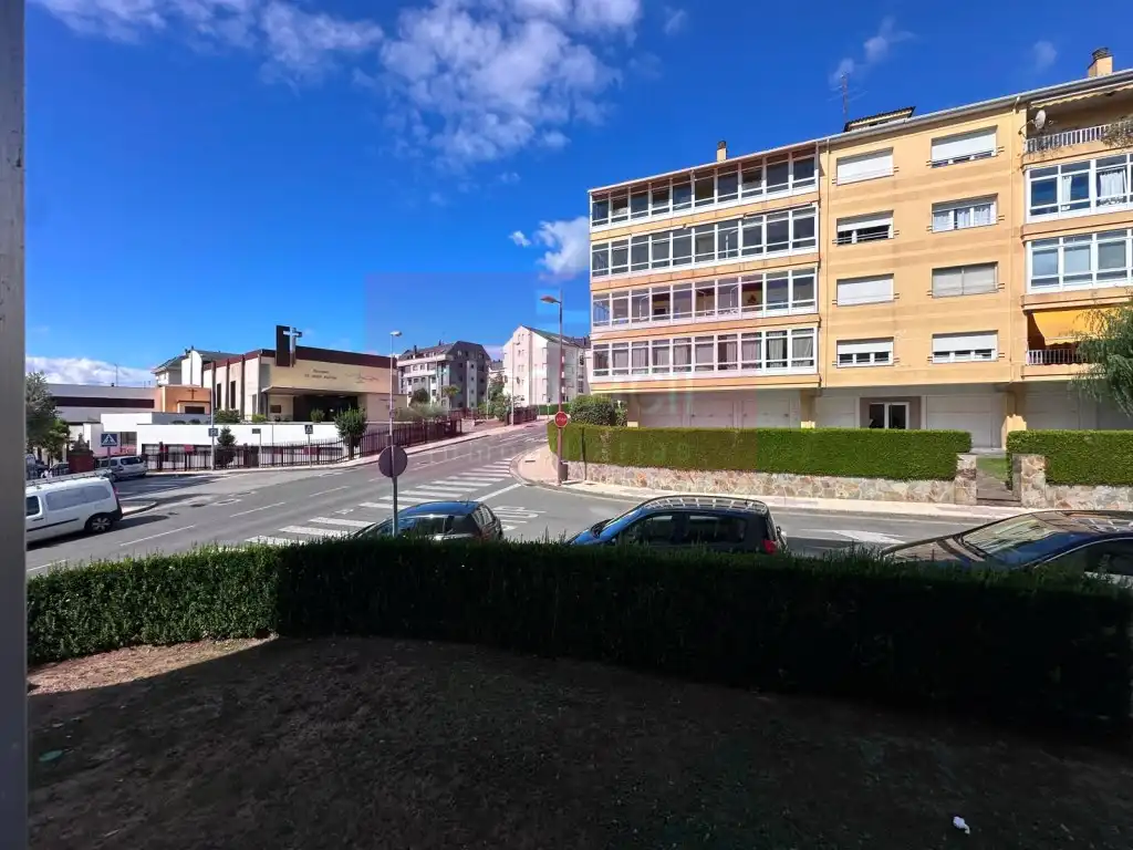 Vista exterior de Piso en venta en Lugo