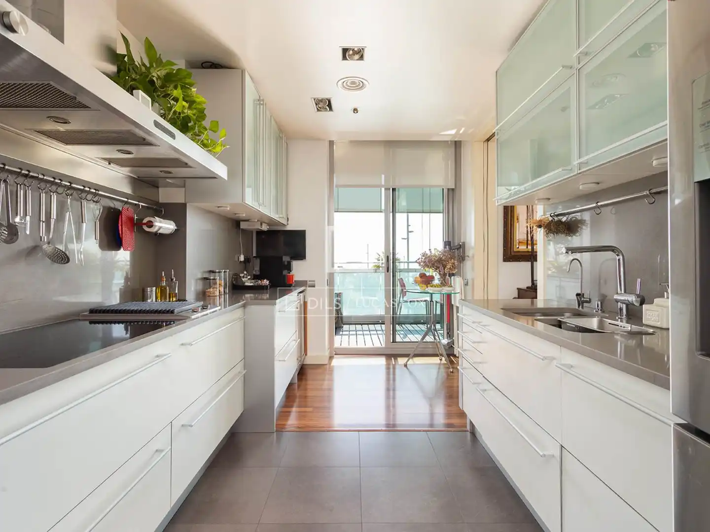Cocina de Piso en venta en Barcelona con Aire acondicionado, Calefacción y Jardín privado